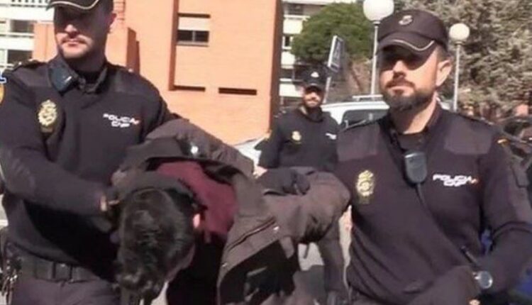 اسپین میں 22 افراد کو کورونا میں مبتلا کرنے والا شخص گرفتار