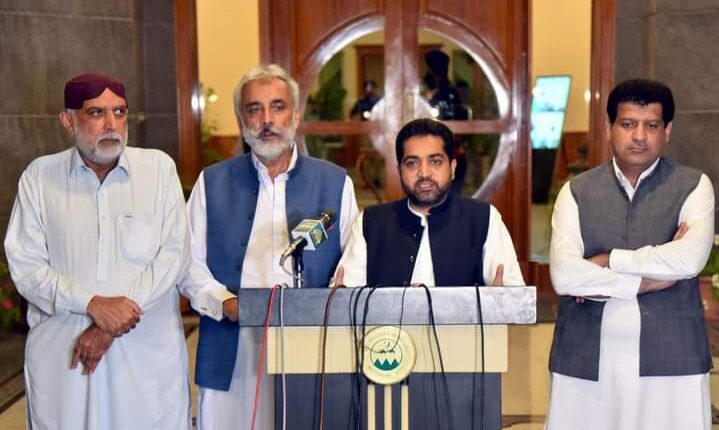 عثمان خان کاکڑ کی وفات کی تحقیقات ورثاء جس ادارے سے چاہیں کروائیں گے