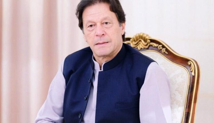 عمران خان سے ارکانِ قومی اسمبلی کی ملاقات ،ملکی سیاسی صورتحال سمیت مختلف امور پر غور