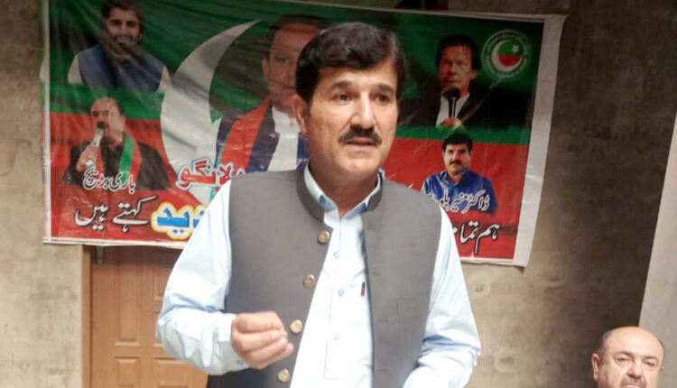 ٹکری آغا محمد لانگو ایک تعلیم یافتہ نوجوان ہے،منیر بلوچ