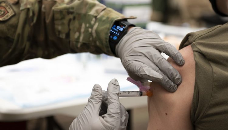 امریکی فوجیوں کیلئے 15 ستمبر تک ویکسی نیشن کرانا لازمی قرار