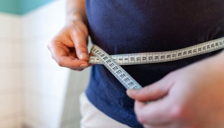 اگر آپ موٹاپے اور جوڑوں کے درد سے پریشان ہیں تو ’ادرک کا پانی‘ وہ مفید نسخہ ہے