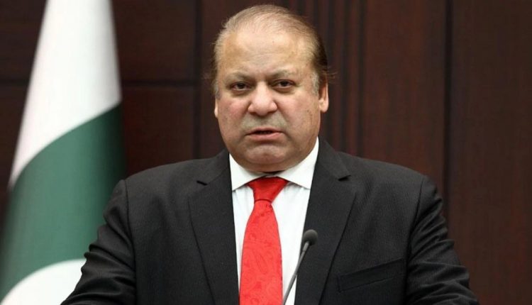 سبز پرچم اور سبز پاسپورٹ کا جو حال ہے وہ دنیا کے سامنے ہے۔ یہ حکومت صرف فون آنے اور سننے کا انتظار کرتی ہے