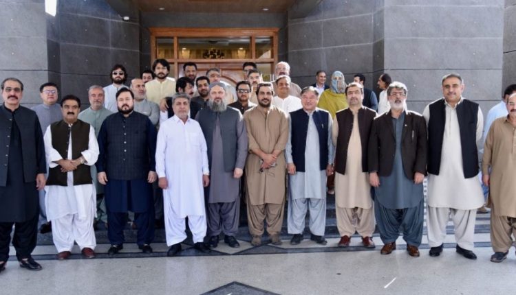 جام کما ل خان کی جا نب سے صوبائی وزراء، ڈپٹی اسپیکر، سینیٹرز، اراکین اسمبلی اور پارلیمنٹرینز کے اعزاز میں ظہرانے کا اہتمام