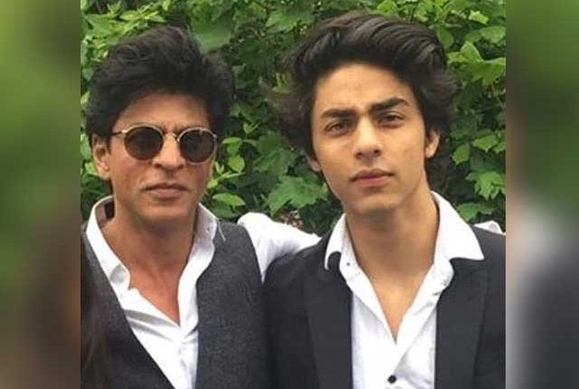 شاہ رخ خان کی بیٹے سے ملاقات ، آریان والد سے ملتے ہی روپڑے