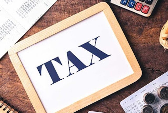 حکومت کا تعلیمی اداروں کی فیس پر ٹیکس عائد کرنے کا فیصلہ