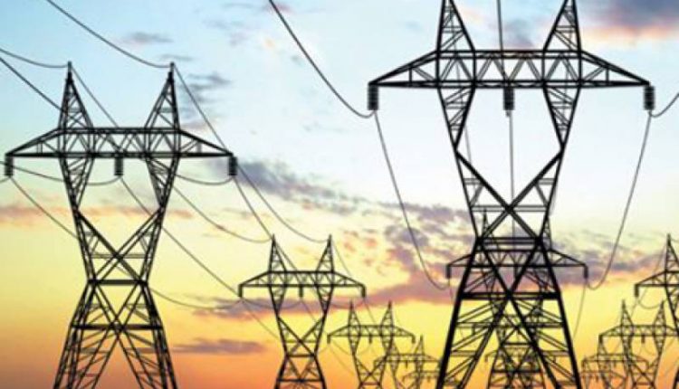 قوم ایک اور جھٹکے کے لیے تیار ہوجائے! بجلی ایک مرتبپ پھر سے مہنگی کرنے کی تیاریاں