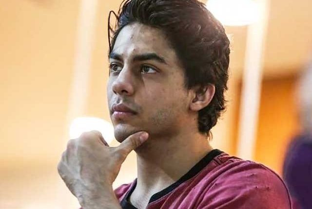 منشیات کیس میں گرفتار آریان خان تقریباً ایک ماہ بعد جیل سے رہا