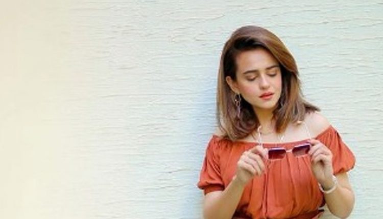 سنبل اقبال کی تصاویر سوشل میڈیا کی زینت بن گئیں