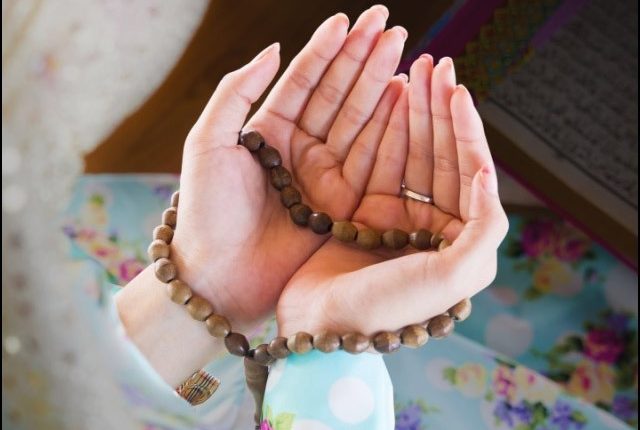 چھوٹی سی دعا کو روزانہ کا معمول بنا لیں زندگی بدل جائے گی ، رزق کی بارش ہو گی