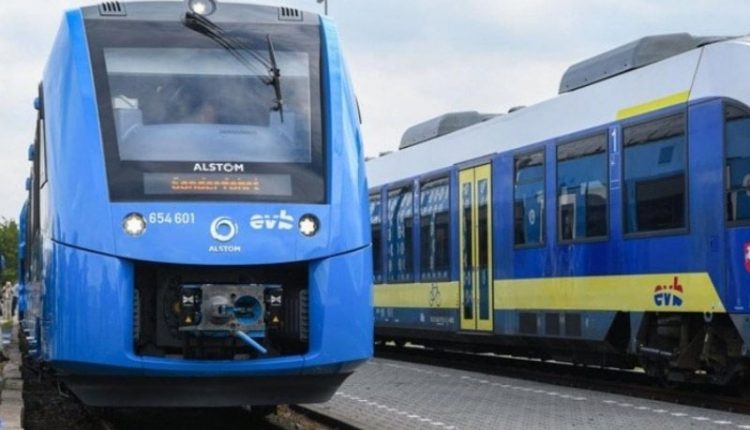 دنیا کی پہلی خودکار، بغیر ڈرائیور کے چلنے والی ٹرین کی رونمائی کردی گئی