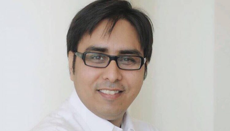 احسن اقبال کی خورشید شاہ سے ملاقات ، ڈاکٹر شہباز گل نے ایسی بات کہہ دی کہ دونوں بڑی اپوزیشن جماعتیں تلملا اٹھیں