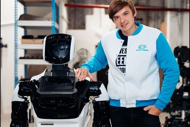 اپنا چہرہ اور اواز ’لائسنس‘ پر دیجیے اور ساڑھے تین کروڑ روپے کمائیے!