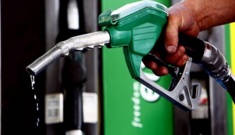 عوام کیلئے اچھی خبر یا دلاسہ …؟ پیٹرول کی قیمتوں میں کمی کا امکان