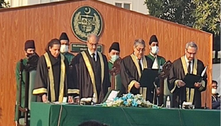 اسلام آباد ہائیکورٹ کے تین نئے ایڈیشنل ججز نے حلف اٹھا لیا