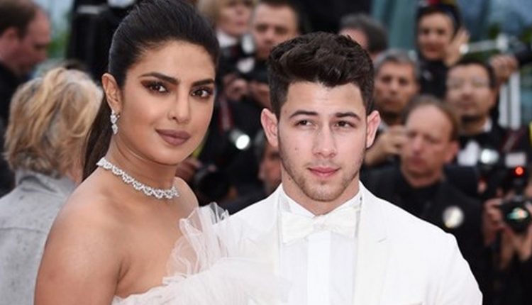 پریانکا چوپڑا نے اپنے نام کیساتھ لگا شوہر کا نام ہٹانے کی وجہ بتادی