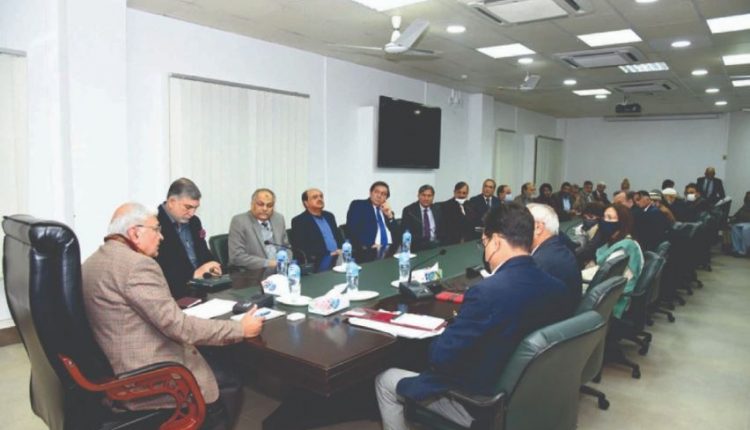 وفاقی محتسب کے فیصلوں پر عملد رآمد کو یقینی بنا یا جا ئے گا،اعجا ز احمد قر یشی