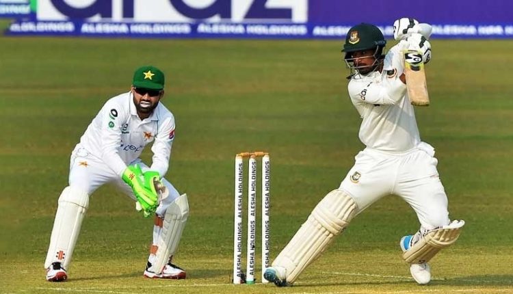 ڈھاکا ٹیسٹ میں بنگلہ دیش فالو ان کا شکار، دوسری اننگز میں بیٹنگ جاری