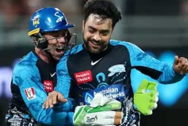 بگ بیش میں راشد خان نے برسبین ہیٹ کے چھکے چھڑا دیے، اسٹرائیکرز فتحیاب