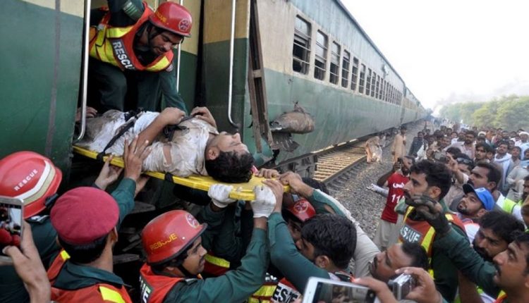 بولان‘ نامعلوم افراد نے ریلوے ٹریک کو دھماکہ سے اڑادیا