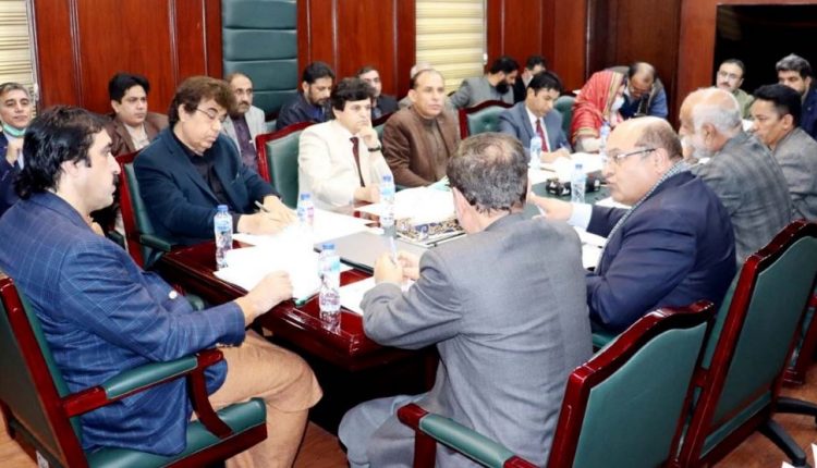 طلباءو طالبات کو اعلیٰ تعلیم کے معیاری مواقع فراہم کرنا ہے،نور محمد دمڑ