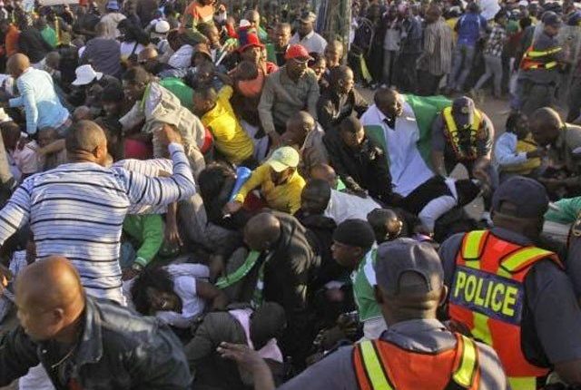 کیمرون؛ اسٹیڈیم میں داخل ہونے کے دوران بھگدڑ میں 8 افراد کچل کر ہلاک