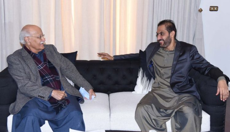 وزیراعلئ بلوچستان میر عبدالقدوس بزنجو سے سنئیر صوبائی وزیر بلدیات سردار محمد صالح بھوتانی کی ملاقات