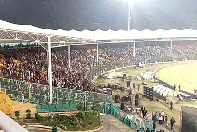 پی ایس ایل 7: اسٹیڈیم میں 12 سال سے کم عمر بچوں کو داخلے سے روک دیا گیا