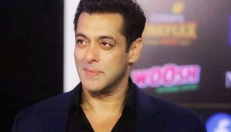 سلمان خان نے بریسلٹ پہننے کی وجہ بتا دی