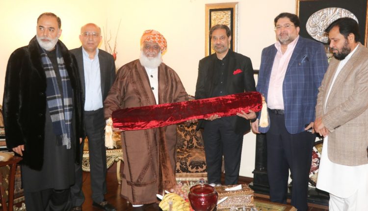 تاجر پاکستان میں ریڑھ کی ہڈی کی حیثیت رکھتے ہیں، مولانا فضل الرحمان