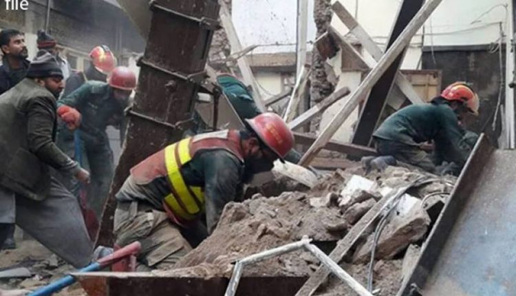 ملک میں بارشوں برفباری سے حادثات میں 13 افراد جاں بحق