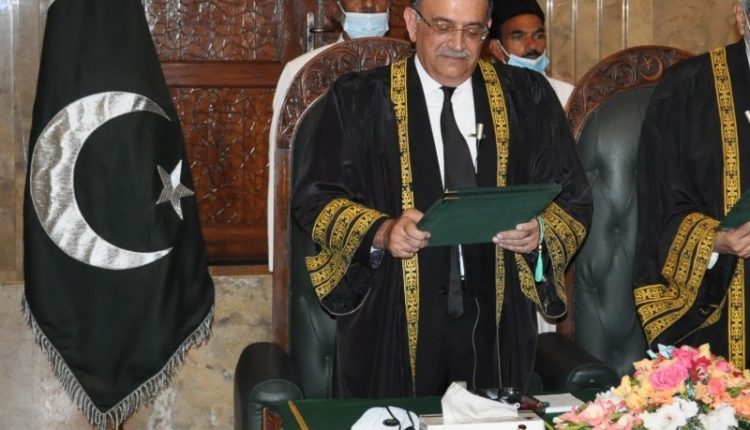 جسٹس عمرعطابندیال کو چیف جسٹس تعینات کرنیکی تیاریاں شروع