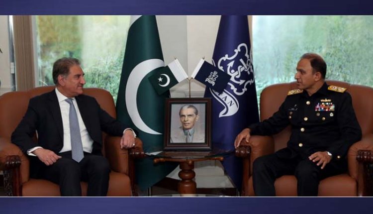 وزیر خارجہ کی نیول ہیڈکوارٹرز میں سربراہ پاک بحریہ سے ملاقات
