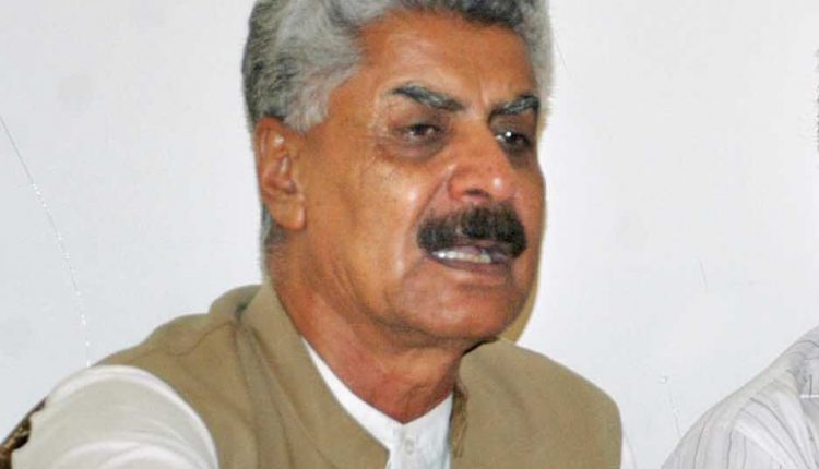 ہم اپنے کشمیری بہن بھائیوں کےساتھ شانہ بشانہ کھڑے ہیں،عبدالقادر بلوچ