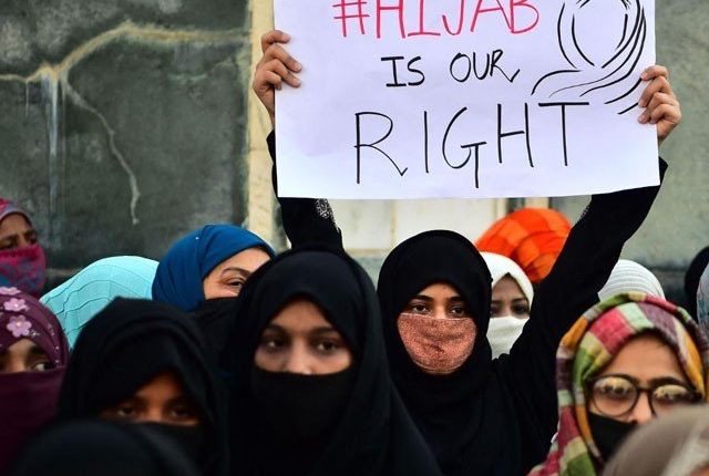 حجاب اتارنے کاحکم، کرناٹک میں کالج لیکچرارنےاستعفیٰ دے دیا