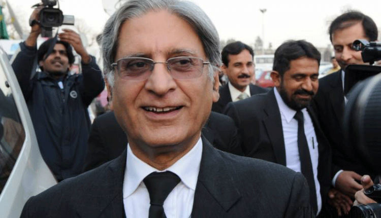 سب سے زیادہ جعلی خبریں مریم نواز کے پاس ہوتی ہیں،اعتزاز احسن