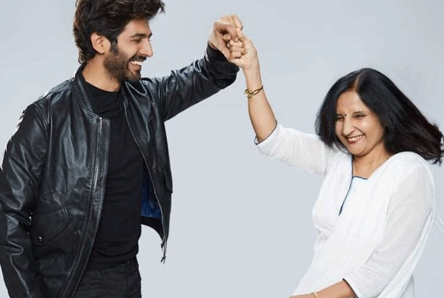 والدہ نے کینسر کو شکست دی، کارتک آریان ماں کے حوصلے پر جذباتی ہوگئے