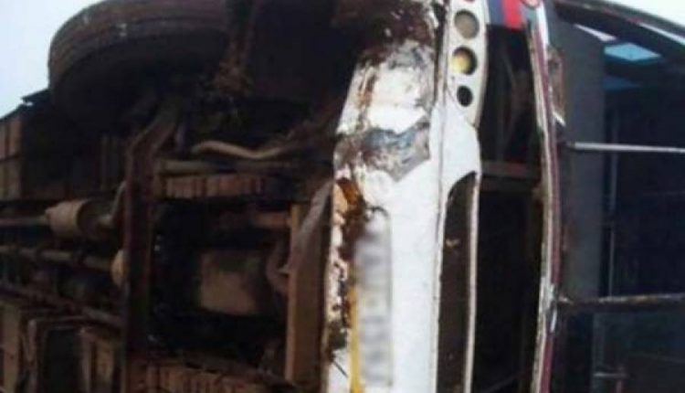 اپر دیر میں مسافر وین کھائی میں گر گئی ،7 افراد جاں بحق، 8 زخمی