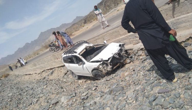 چاغی، گاڑی الٹنے سے تین افراد جاں بحق متعدد زخمی