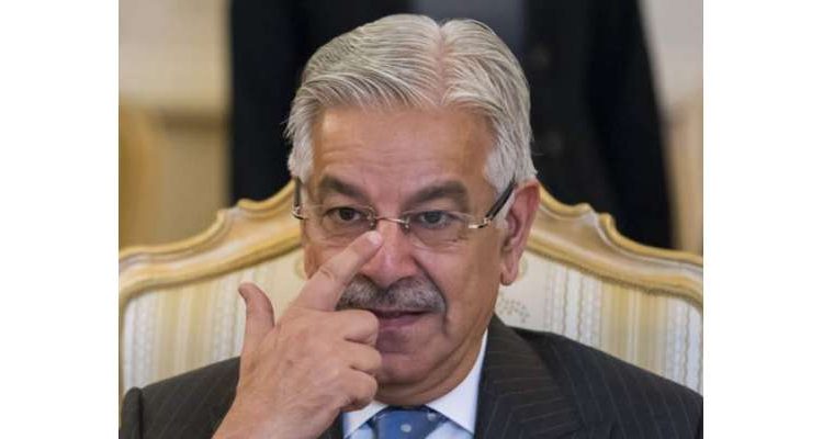 خواجہ آصف نے بیوروکریسی اور پولیس کو آرٹیکل 6 کے استعمال کی دھمکی دے دی