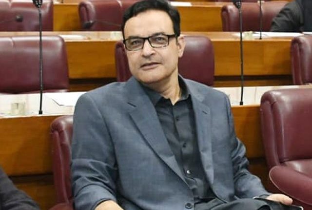 عمران خان لوگوں سے کتے کی طرح برتاؤ نہ کریں منحرف رکن پی ٹی آئی نور عالم خان پھٹ پڑے