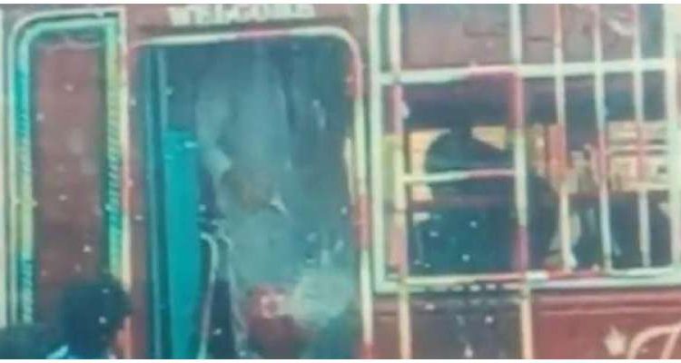 تھپڑ مارنے کی ویڈیو وائرل ہونے پر متاثرہ خاتون کا تھانے میں آ کر بیان