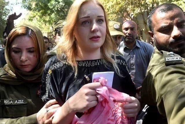 غیر ملکی ماڈل ٹریزا کی وطن واپسی کی درخواست پر وزارت داخلہ کو نوٹس