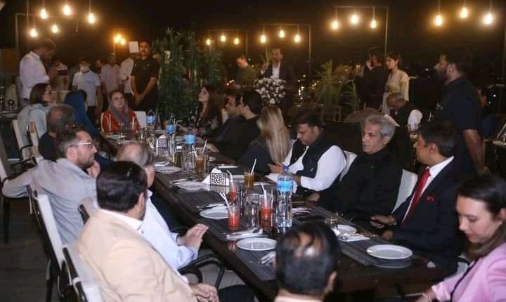 لاہورنجی ہوٹل میں امریکی کانگریس ممبر الہان عمر اور طاہر جاوید کے اعزاز میں فاروق ارشد کی طرف سے عشائیے کا اہتمام۔
