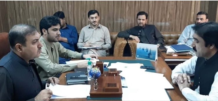 عوامی فلاح و بہبود کے ترقیاتی منصوبوں کیلئے موزوں زمینوں کی نشاندہی اور خریداری کو بروقت یقینی بنائیں،نور محمد دمڑ