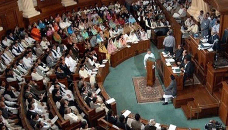 وزیراعلیٰ کا انتخاب'پی ٹی آئی کے پارٹی ارکان پنجاب اسمبلی کو نوٹس جاری