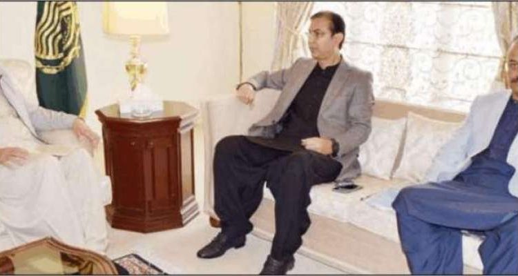 آپ کو ووٹ پی ٹی آئی کا امیدوار ہونے کی وجہ سے دیا، حلقے کی عوام سے معافی مانگ کر مستعفی ہوں