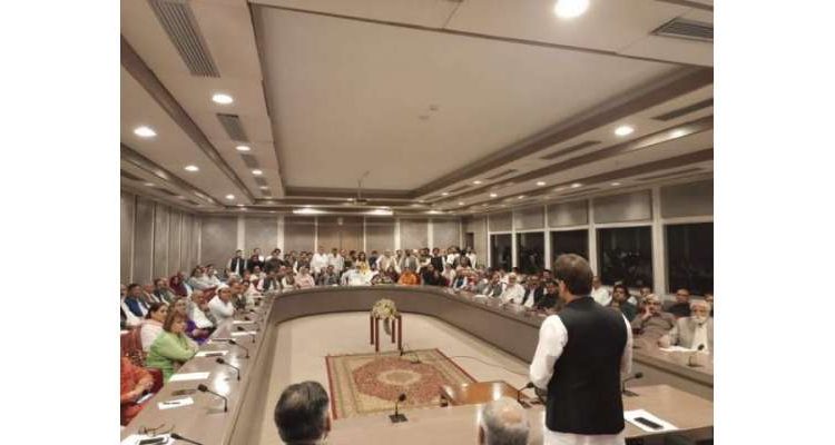 پی ٹی آئی کے تمام ارکان اسمبلی کا مستعفی ہونے کا فیصلہ