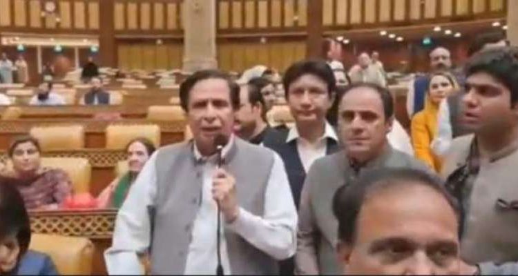 پنجاب اسمبلی میں ہنگامہ آرائی ،پرویز الٰہی نے آئی جی پنجاب کو ایکماہ کی سزا دینے کا اعلان کردیا،آئی جی پنجاب ہنگامہ آرائی کے ذمہ دار قرار