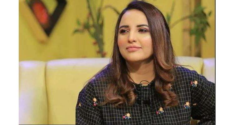 معروف ٹک ٹاکر حریم شاہ مشکل میں پھنس گئیں